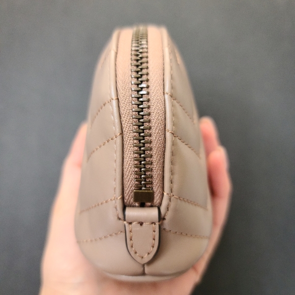 Gucci GG Marmont Cosmetic Case - Picture 5 of 11